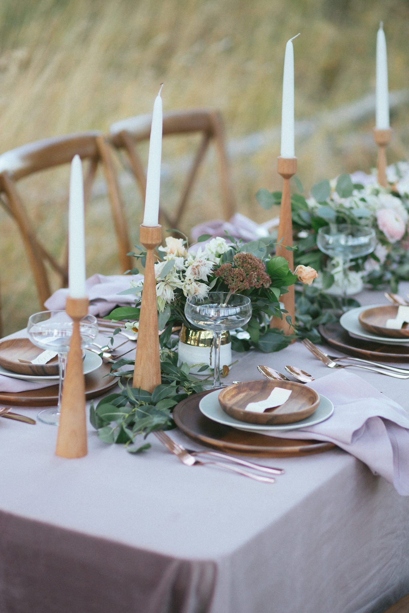 wood and pink tablescape